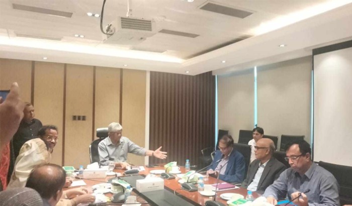 শিগগিরই বাজারে নিত্যপণ্যের দাম কমবে : অর্থ উপদেষ্টা