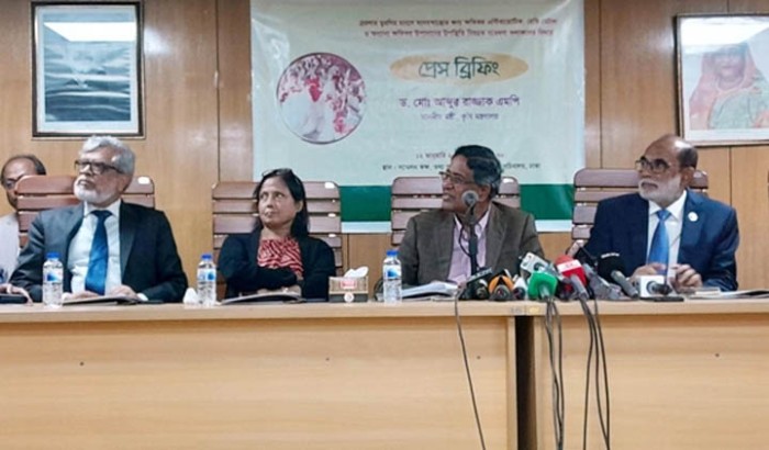 ব্রয়লার মুরগি নিরাপদ, মাংস খাওয়াতে ঝুঁকি নেই: কৃষিমন্ত্রী