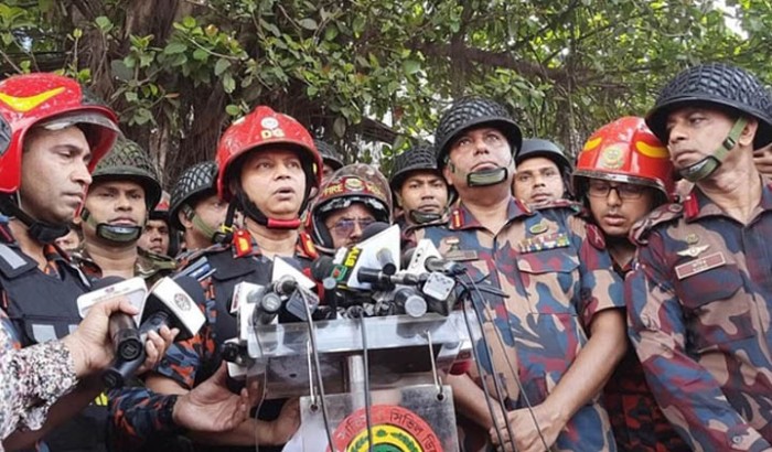 নিউমার্কেটের আগুন নিয়ন্ত্রণে : ফায়ার সার্ভিস